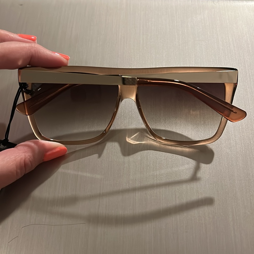 Quay Australia-QuayXDesi NWT OTL ll sunglasses in light brown - Picture 5 of 5